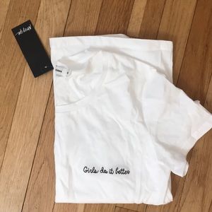 Nasty Gal - Daphne - “Girls do it better” shirt